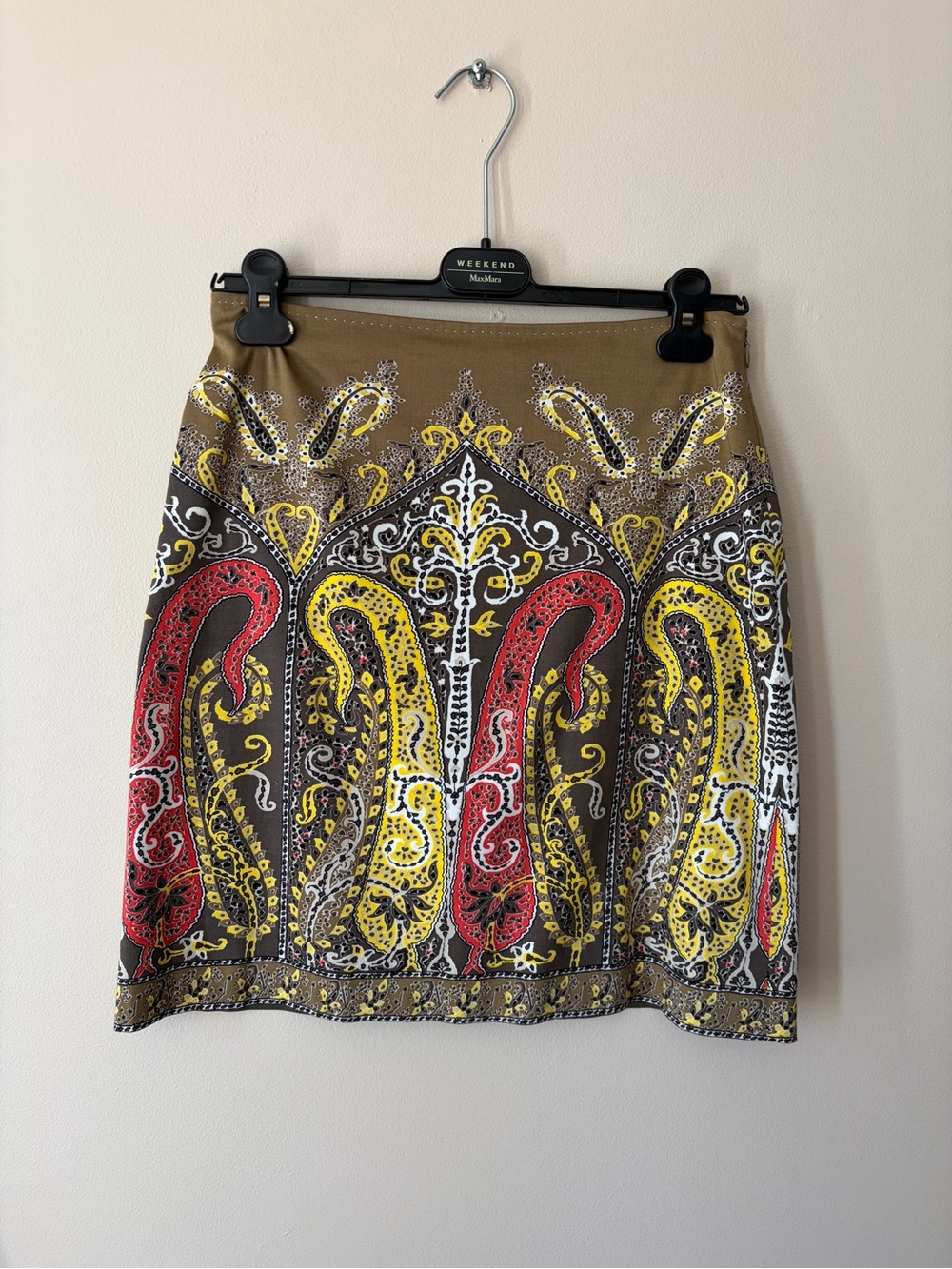 Élie Tahari size 2 - Brown Red Yellow Paisley Print Skirt